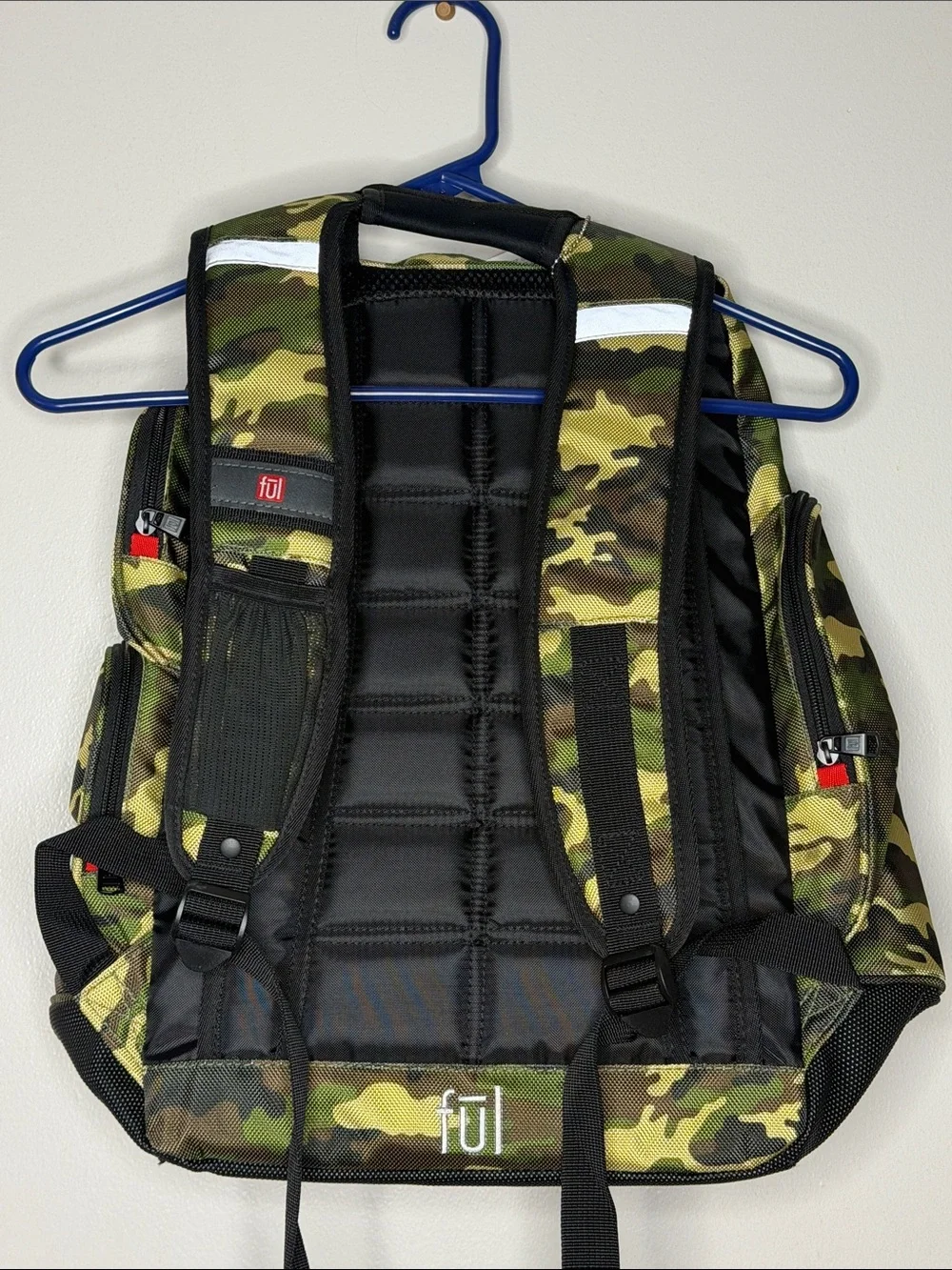 Fūl Camo Men's Backpack with Red Accents